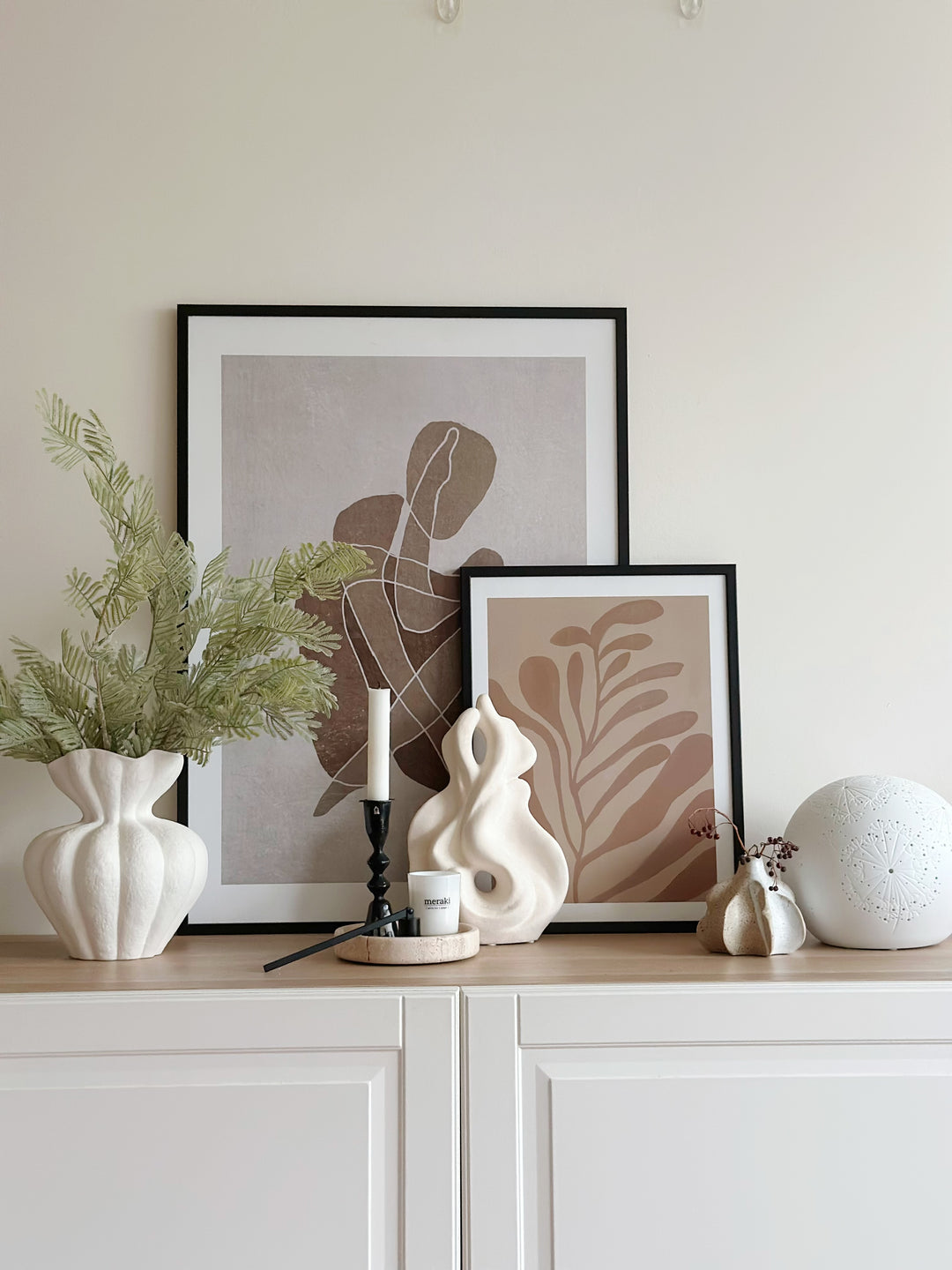 Dandeluna Globe Table Lamp