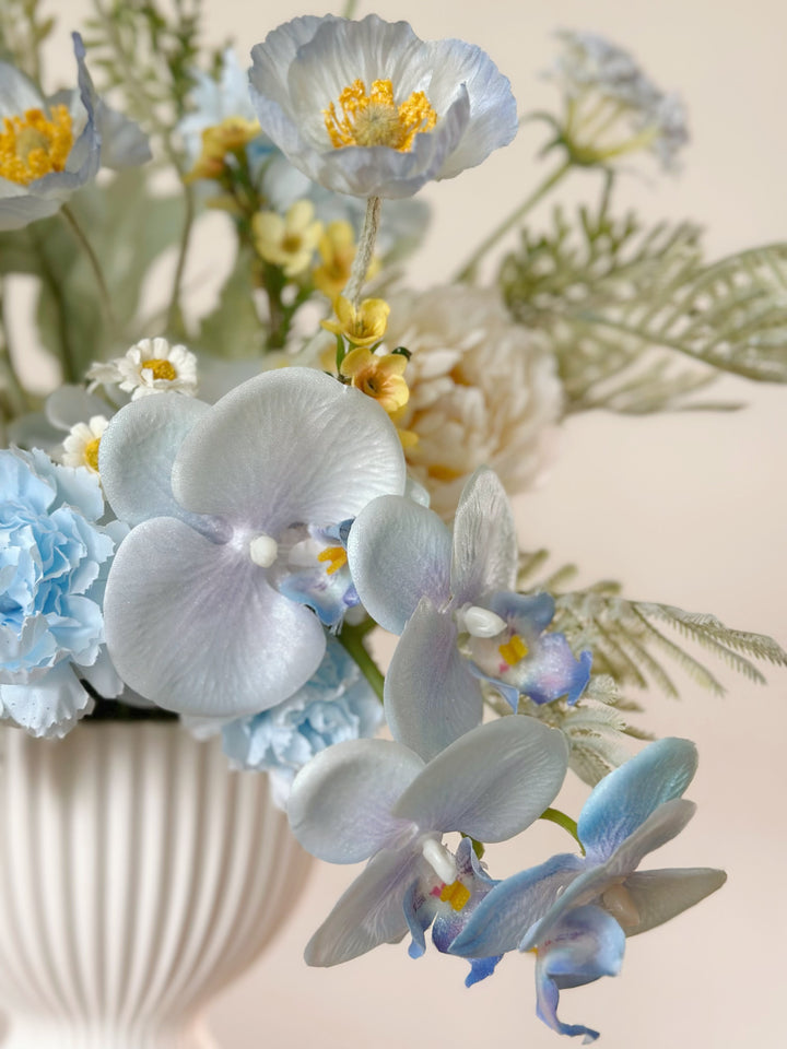 Lemon Sky Muse Bouquet (front facing)