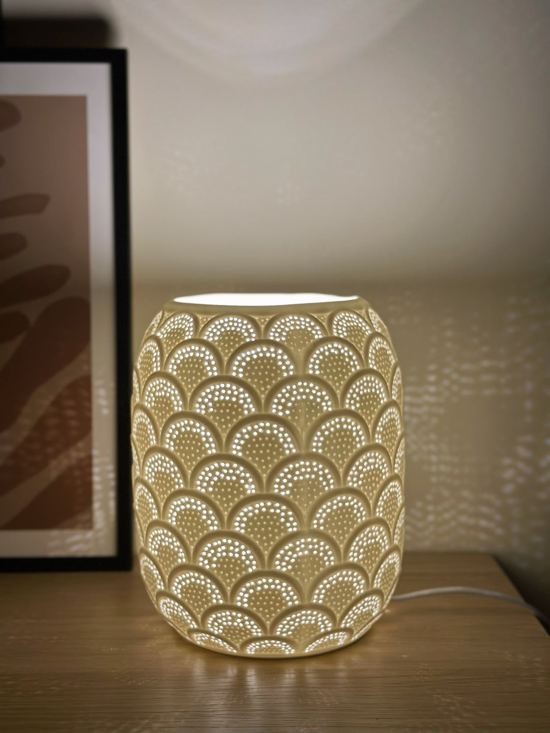 Luna Scallop Glow Table Lamp