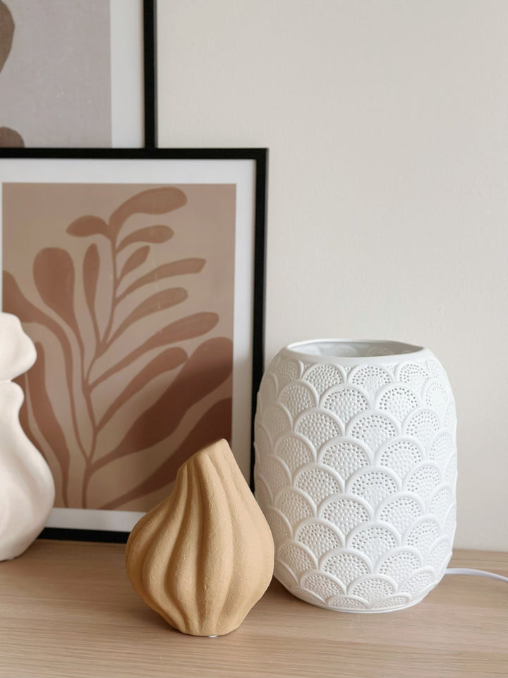 Luna Scallop Glow Table Lamp