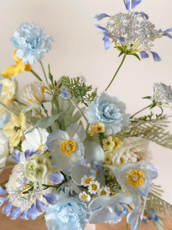 Lemon Sky Muse Bouquet (front facing)