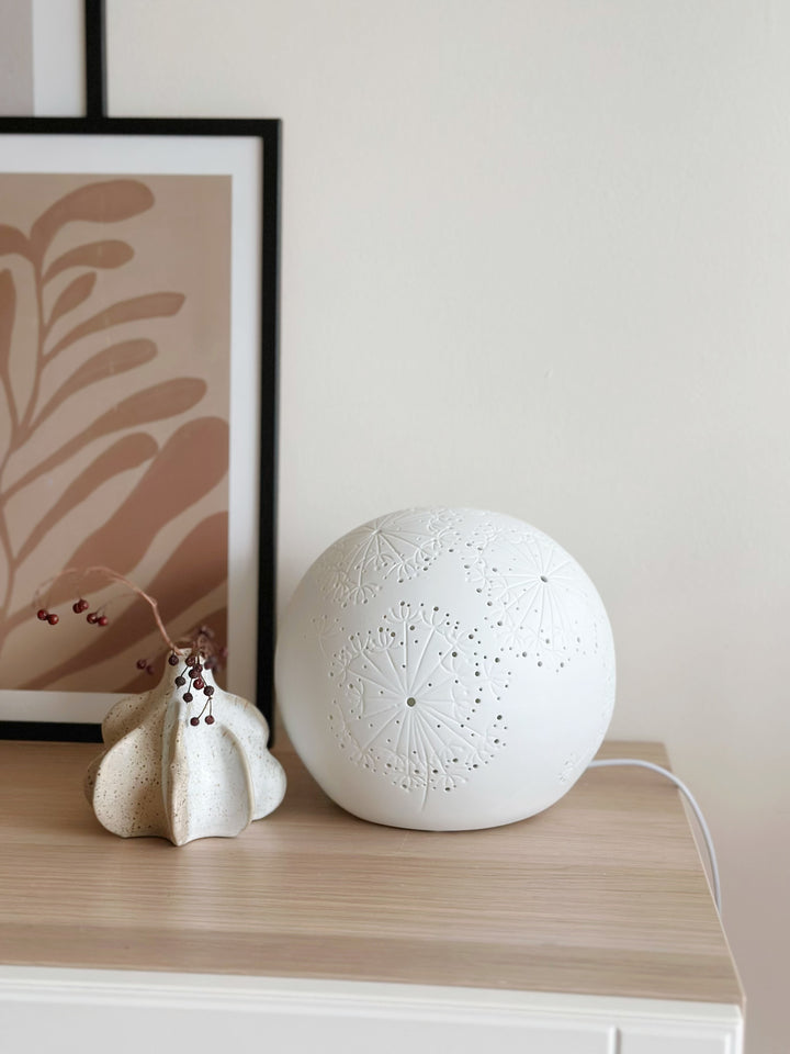 Dandeluna Globe Table Lamp
