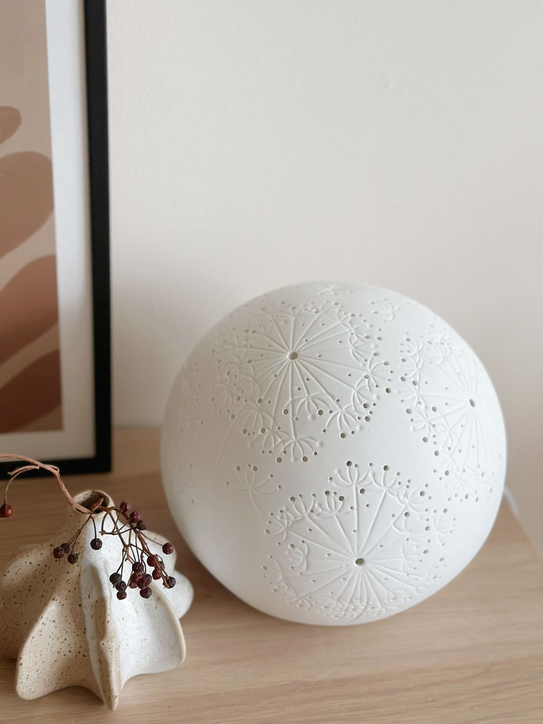 Dandeluna Globe Table Lamp