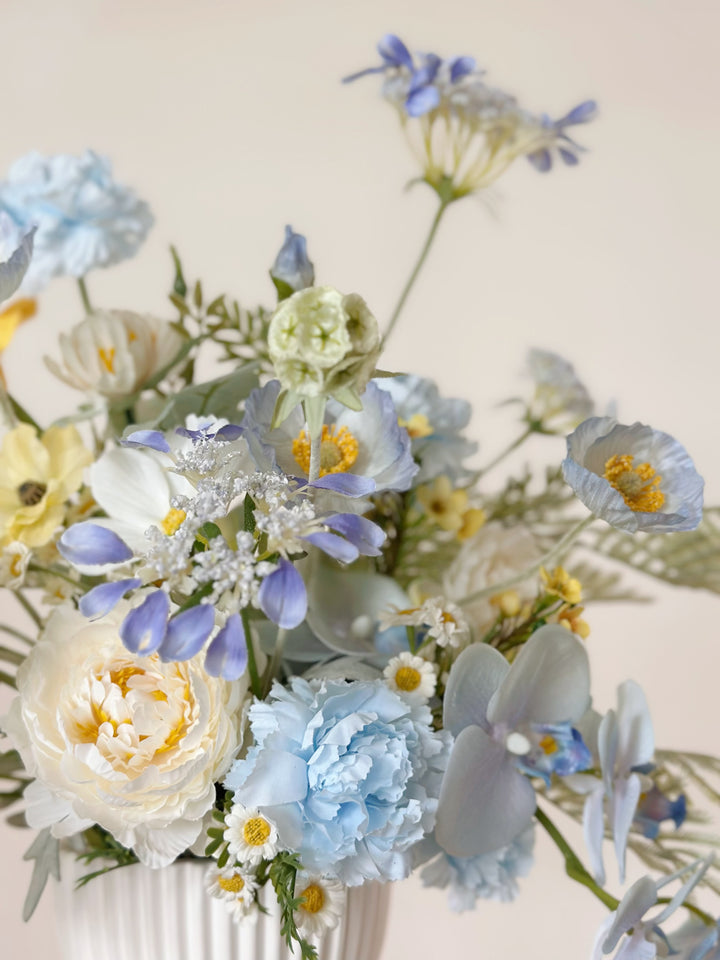 Lemon Sky Muse Bouquet (front facing)