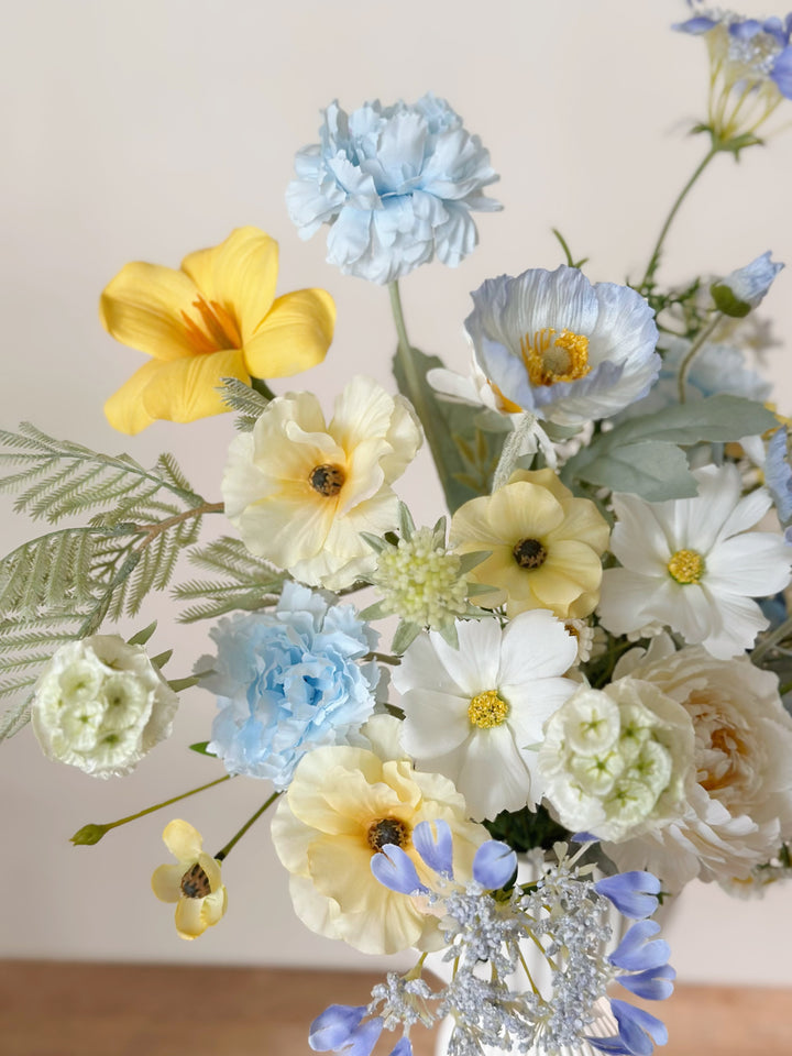 Lemon Sky Muse Bouquet (front facing)