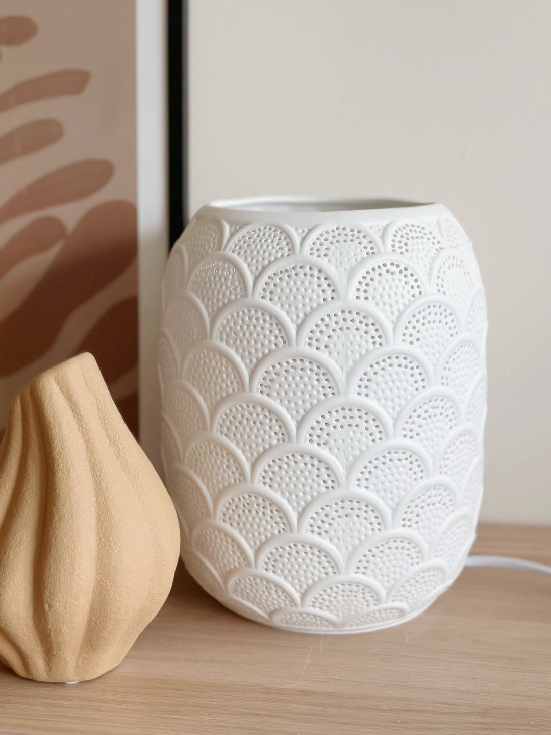 Luna Scallop Glow Table Lamp