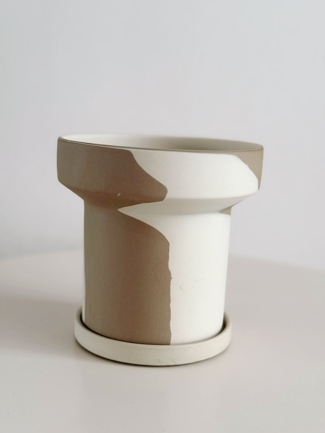 Stillflow Planter with Saucer