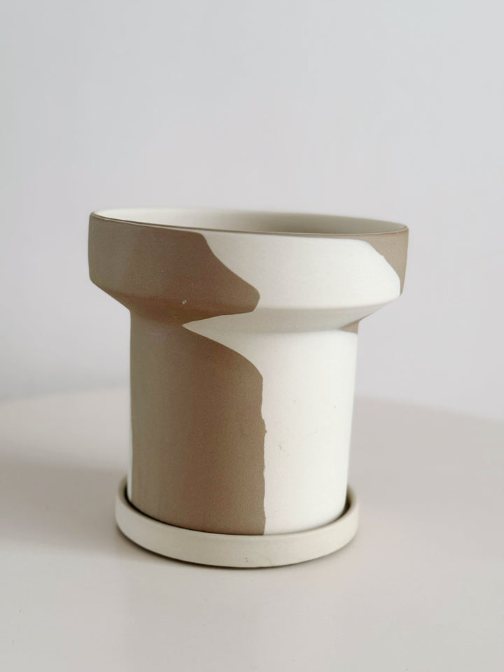 Stillflow Planter with Saucer