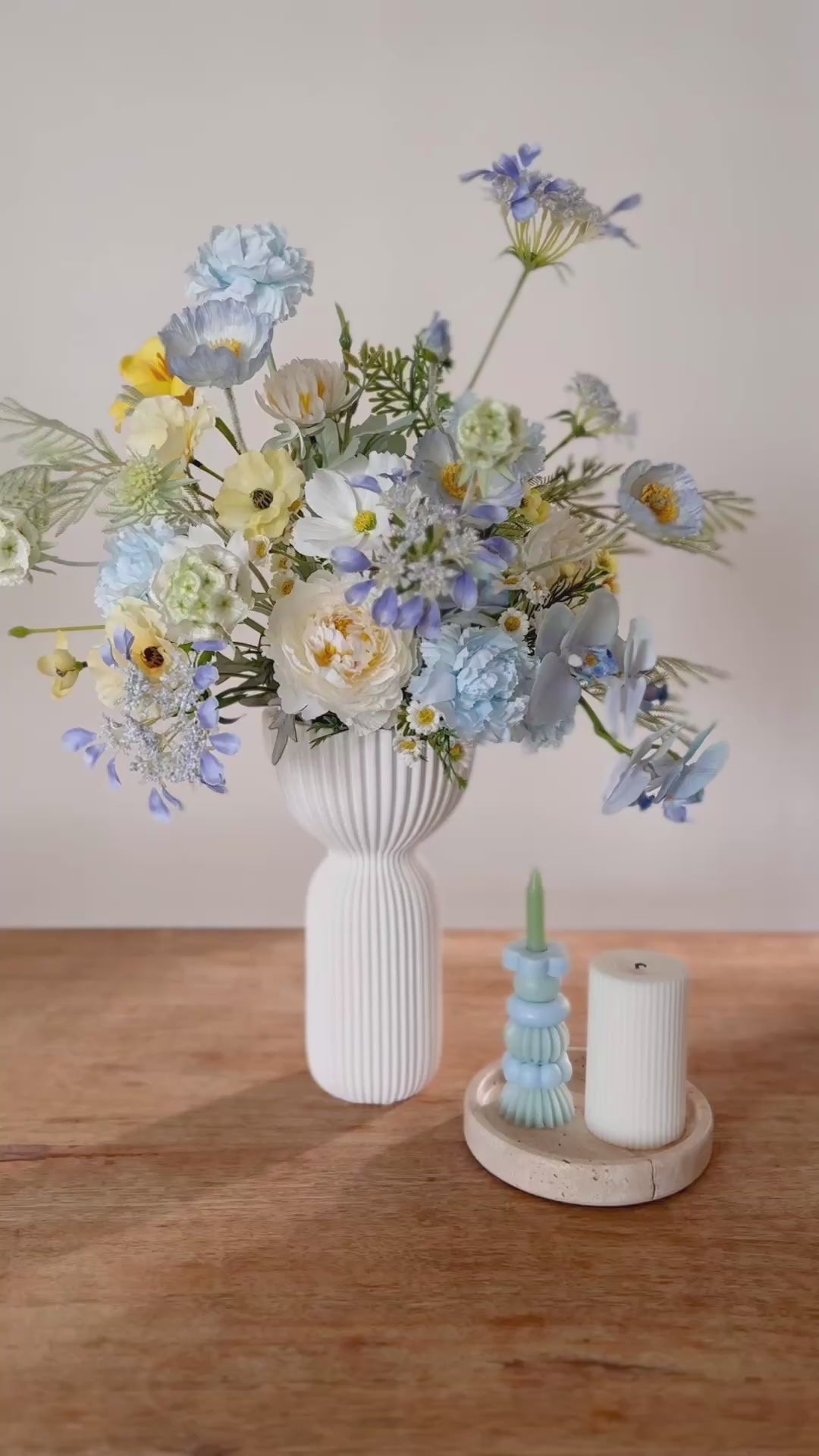 Lemon Sky Muse Bouquet (front facing)