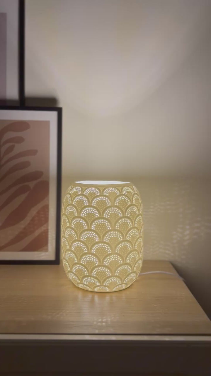 Luna Scallop Glow Table Lamp