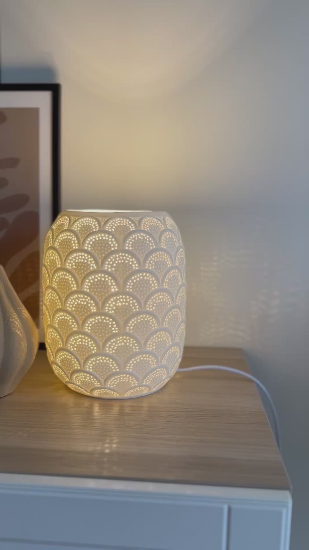 Luna Scallop Glow Table Lamp