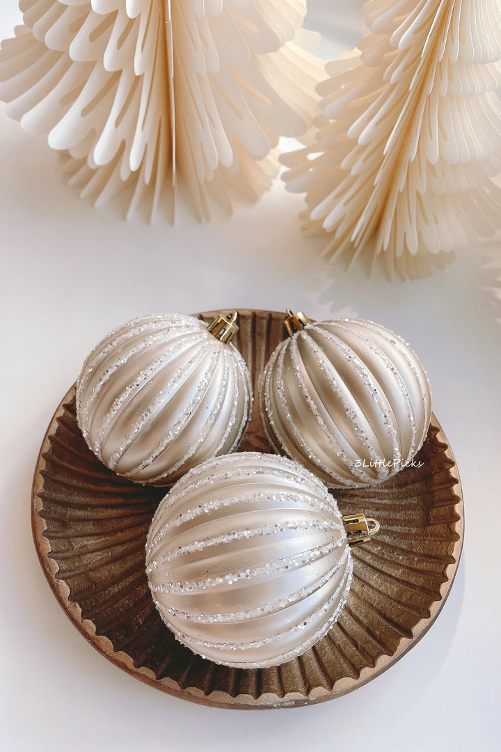 Light Champagne Fluted Bauble (set of 3)