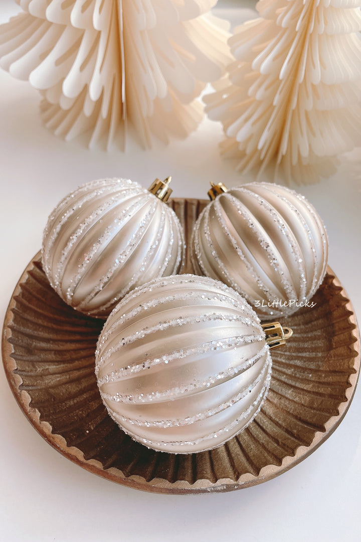 Light Champagne Fluted Bauble (set of 3)