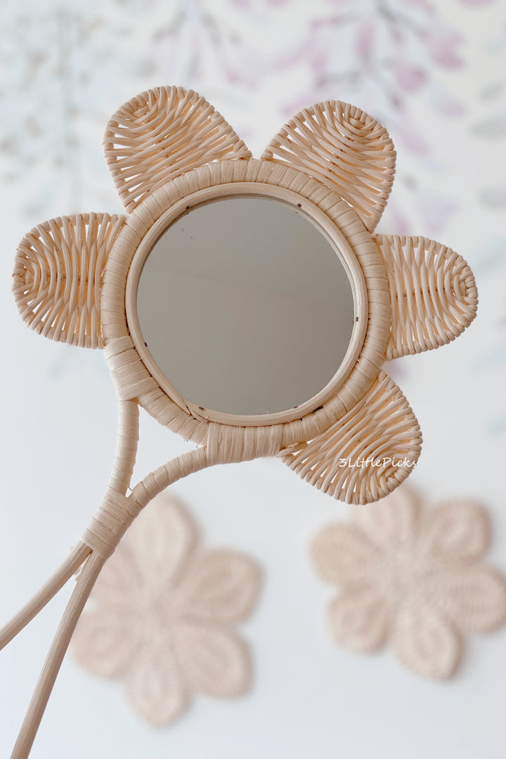 Rattan Handheld Flower Mirror