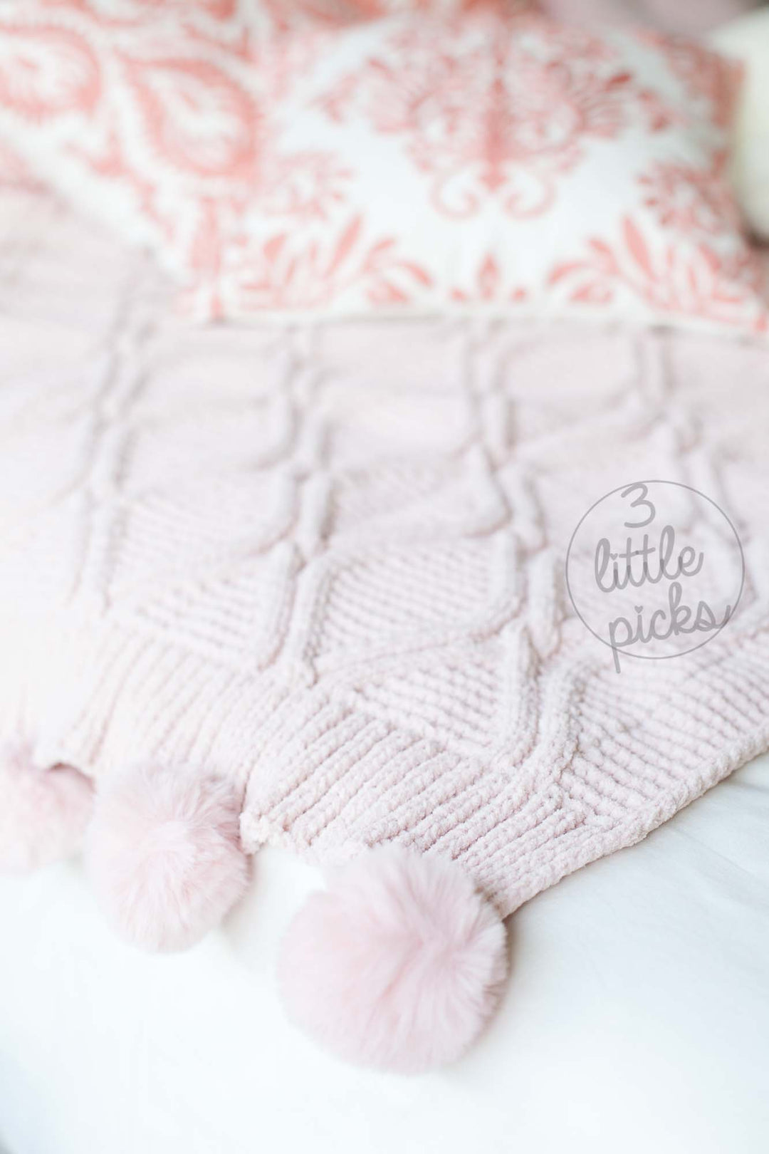 COMING BACK: Faux Fur Pom Chenille Throw, Textile, 3LittlePicks - 3LittlePicks