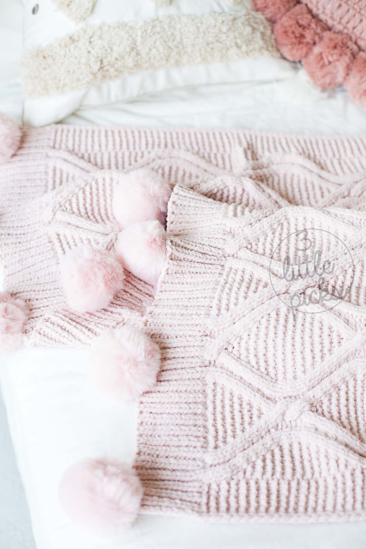 COMING BACK: Faux Fur Pom Chenille Throw, Textile, 3LittlePicks - 3LittlePicks
