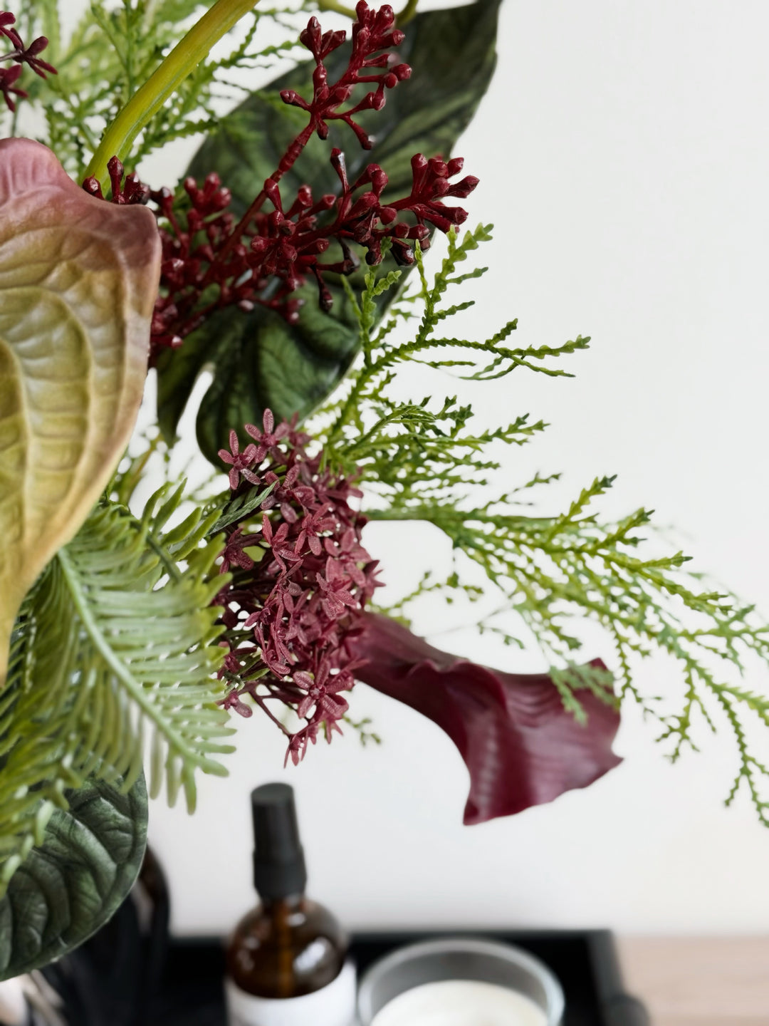 Evergreen & Merlot Harmony In The Vase Pot (1-sided)