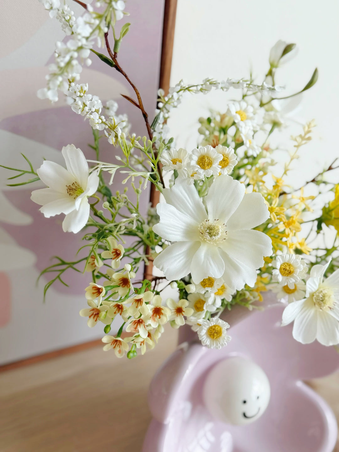 Buttercream Daisy Bloom in the Vase (1-sided)