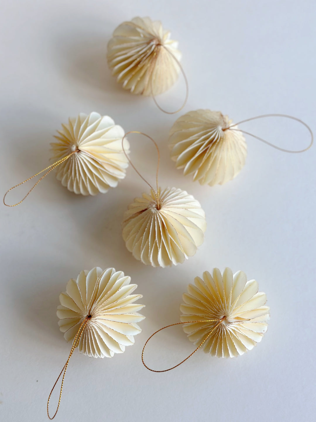 PRE-ORDER (17-23 Oct): Golden Glimmer Paper Baubles Set