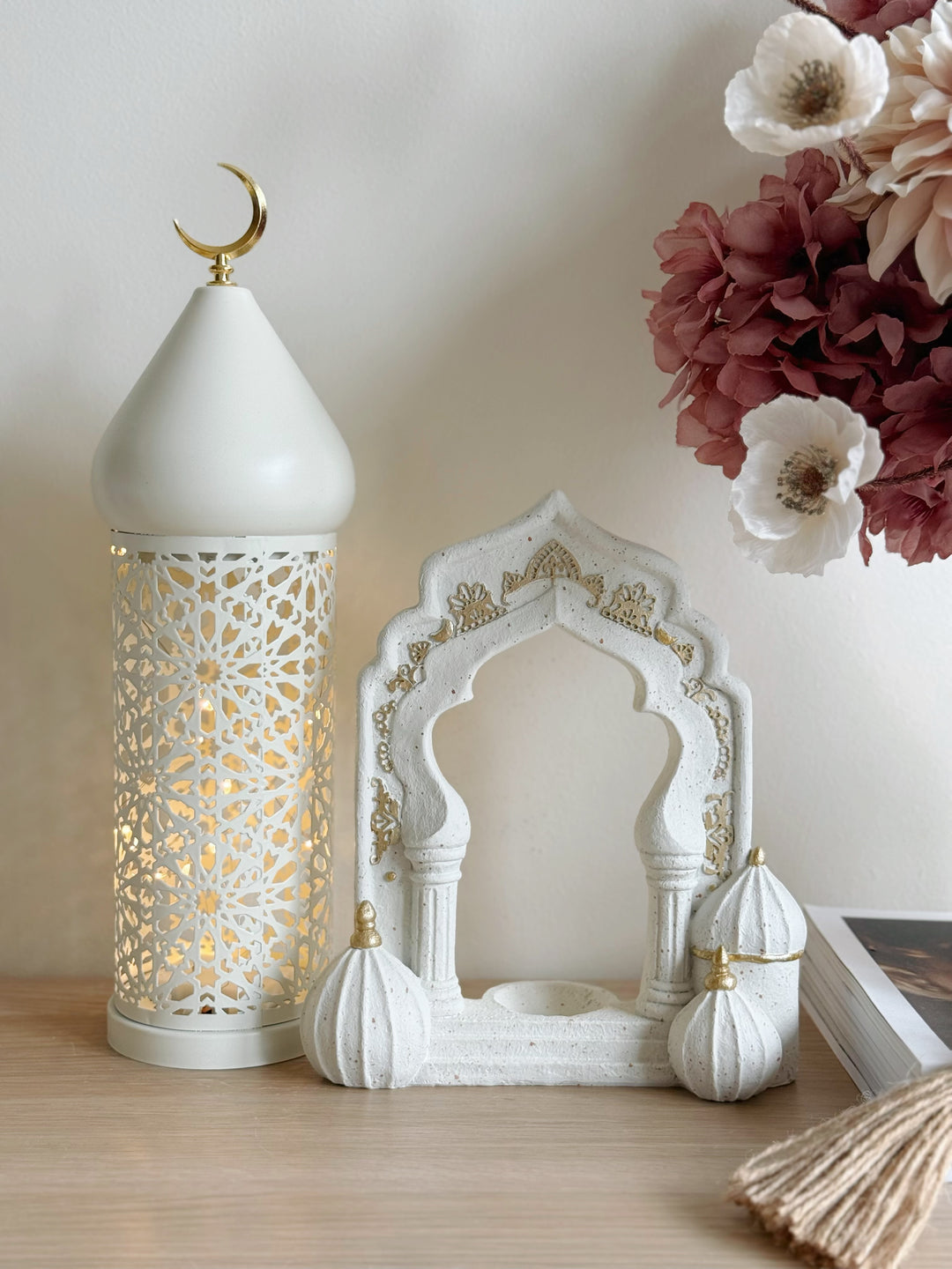 Noor Arch Tealight Holder