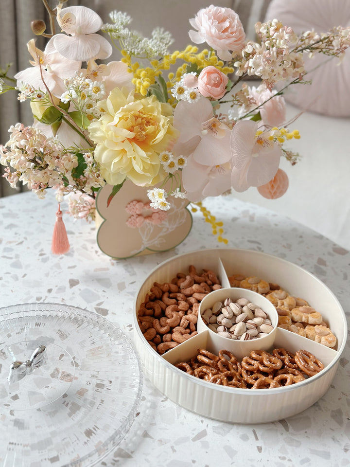 Silver Bow Plastic Serving Tray With Lid
