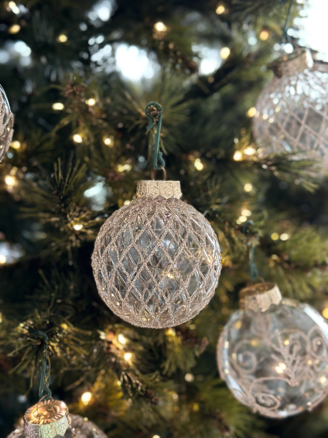 PRE-ORDER (17-23 Oct): Champagne Elegance 8cm Bauble Set (set of 9)