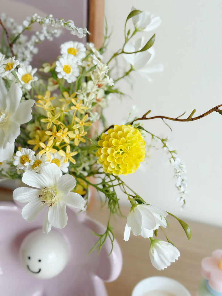 Buttercream Daisy Bloom in the Vase (1-sided)