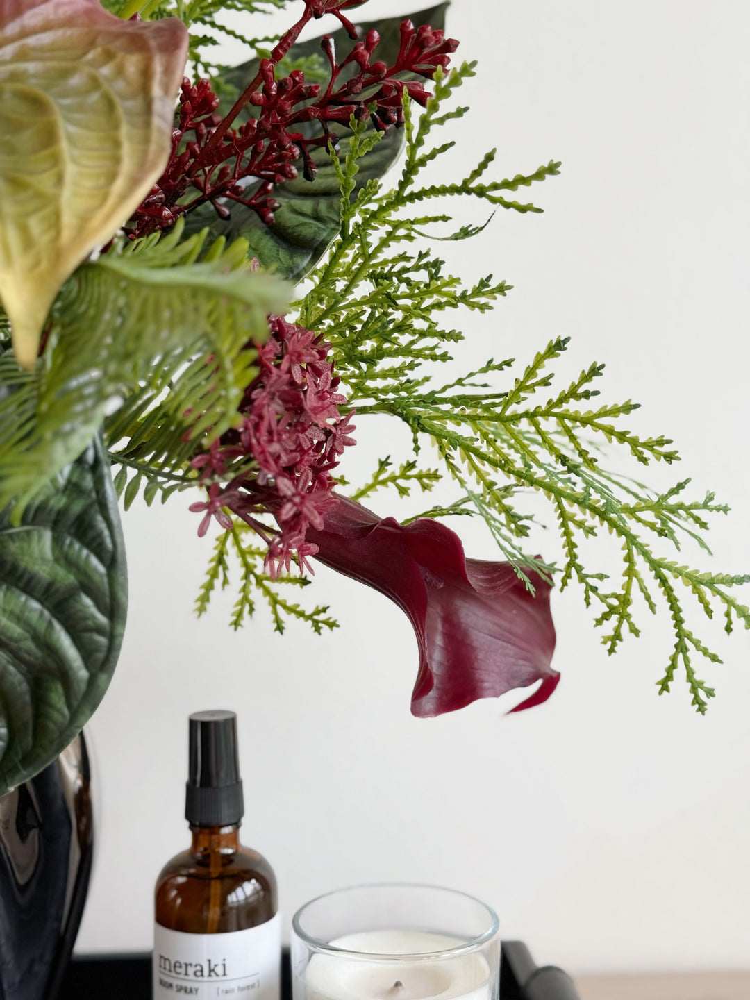 Evergreen & Merlot Harmony In The Vase Pot (1-sided)