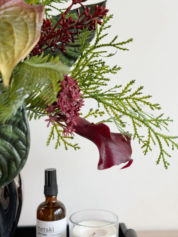 Evergreen & Merlot Harmony In The Vase Pot (1-sided)