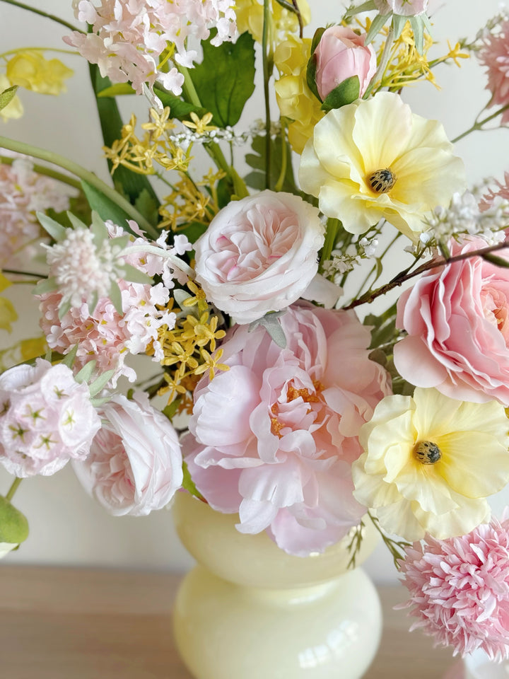 Butterblush Garden Bouquet (front facing)