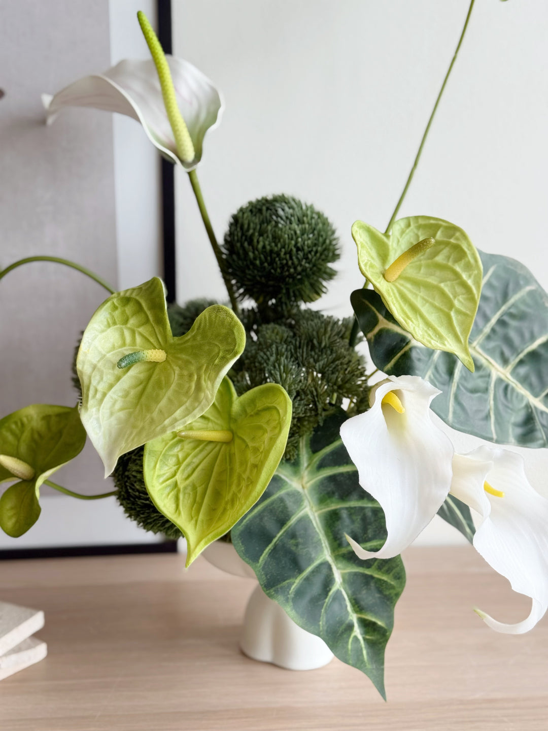 Sculpted Verdure in the Pedestal (1-sided)