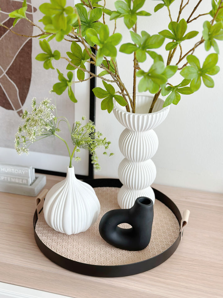 Garlique Elegance: Porcelain Bloom Vase
