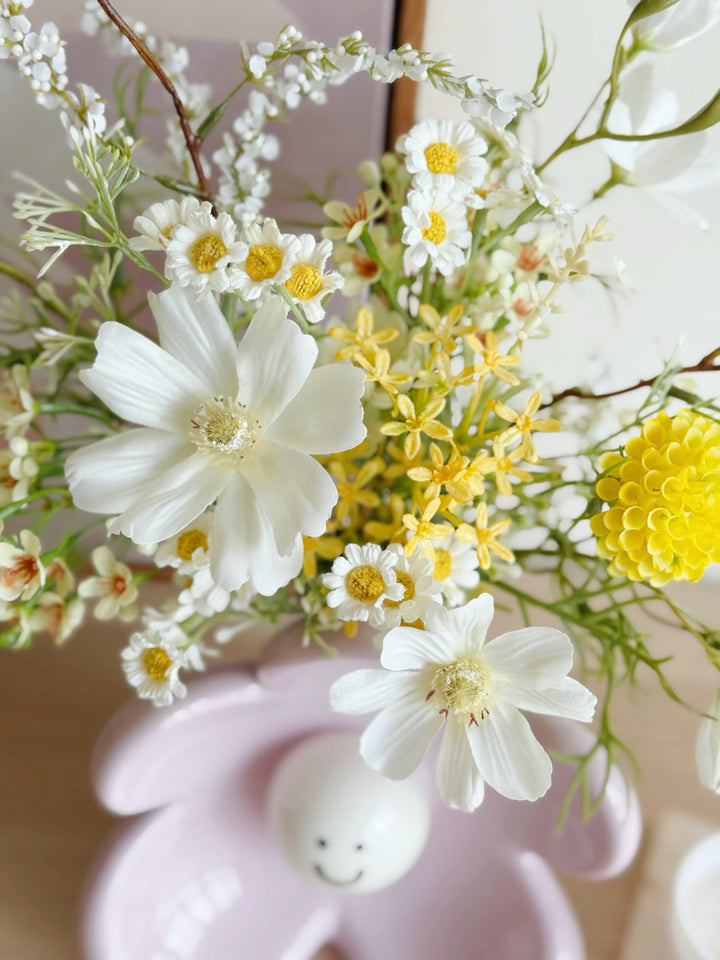 Buttercream Daisy Bloom in the Vase (1-sided)