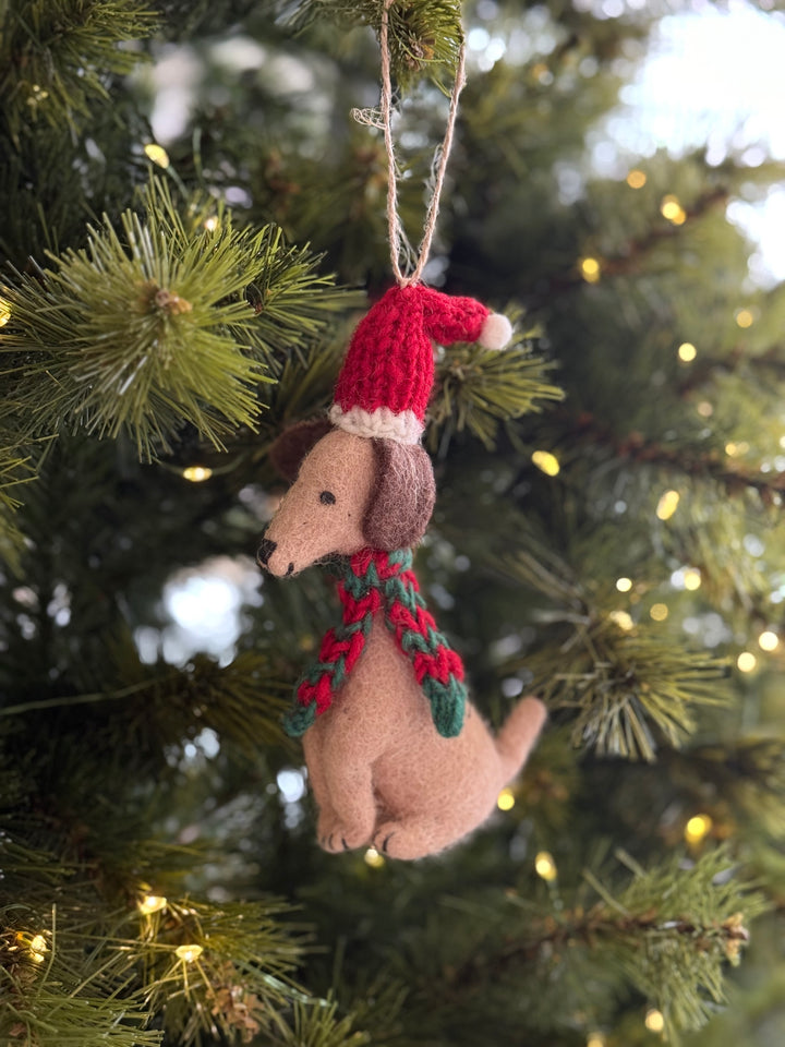 PRE-ORDER (25-28 Nov): Festive Dachshund Felt Ornament