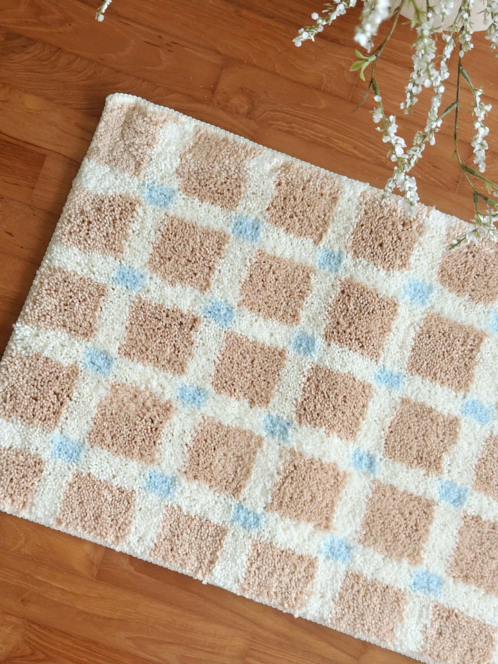 Cloudscape Checkered Mat