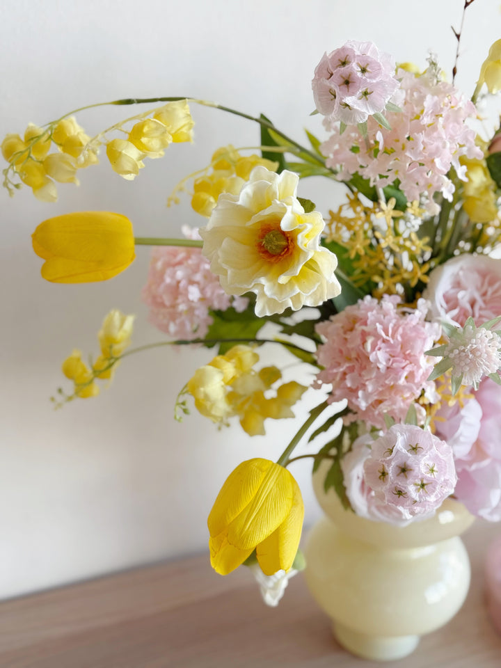 Butterblush Garden Bouquet (front facing)