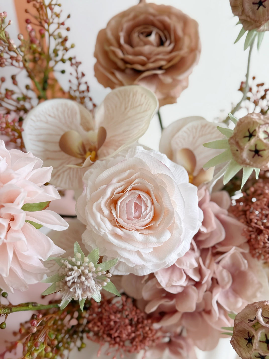 PRE-ORDER (19-22 May): Rosé Sculptura Bloom in the Vase (1-sided)