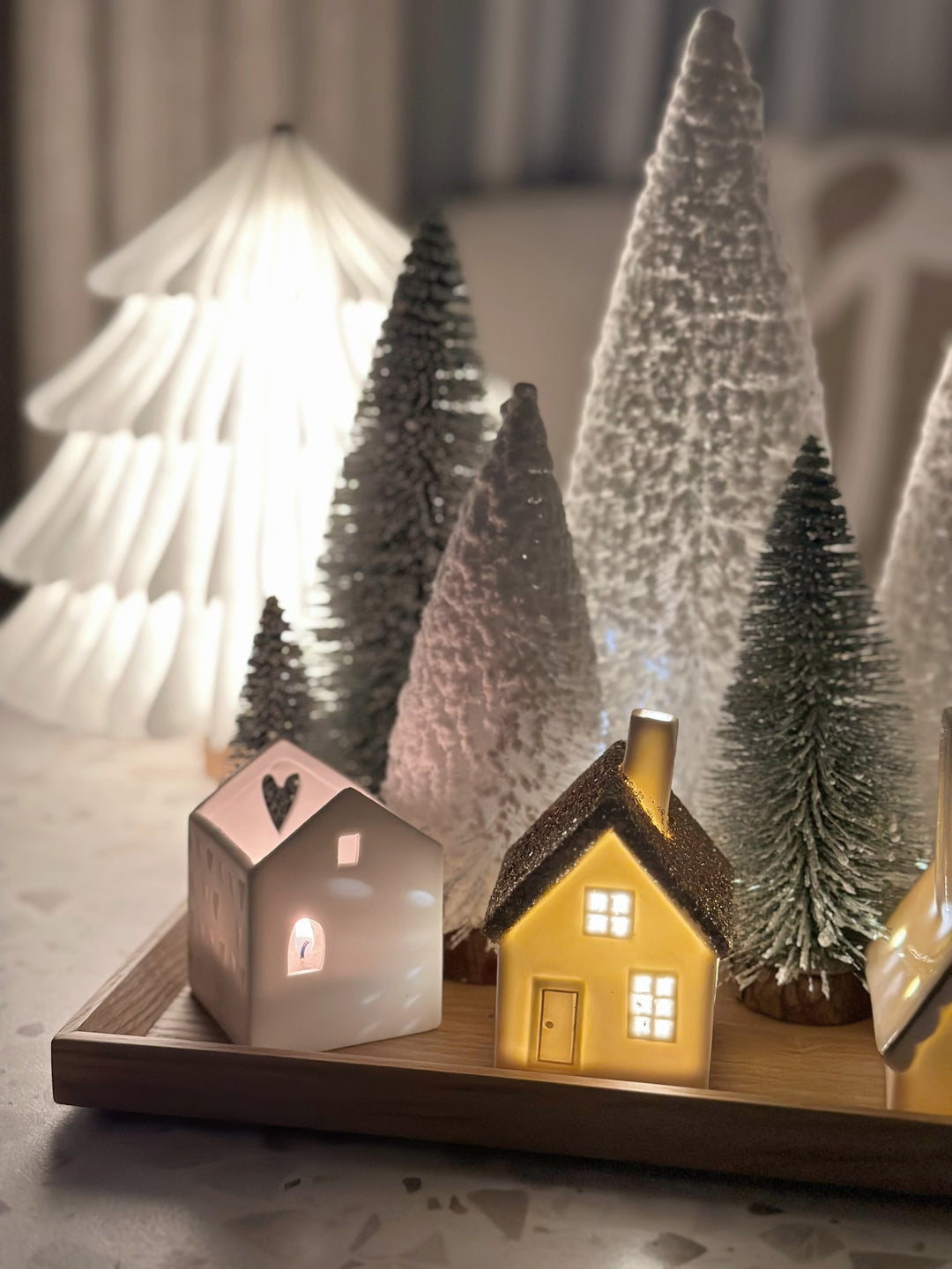 Cozy Cottage Light-Up House (2 sizes)