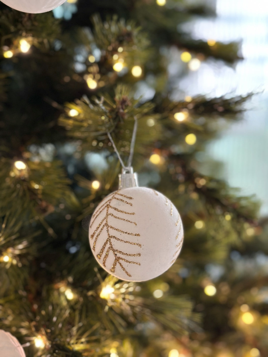 PRE-ORDER (19-25 Nov): Velvet Ivory 6cm Bauble Set (set of 12)