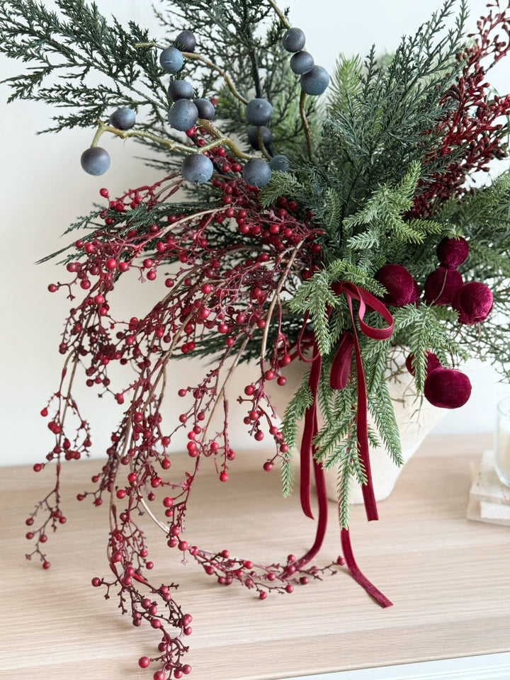 Noël Woodland Cascade Arrangement in the Pot (1-sided)