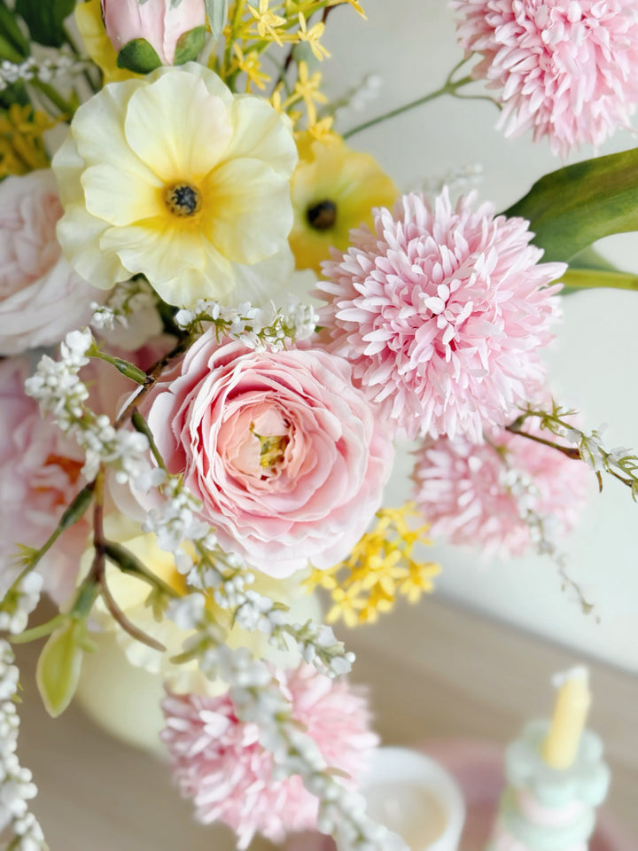 Butterblush Garden Bouquet (front facing)