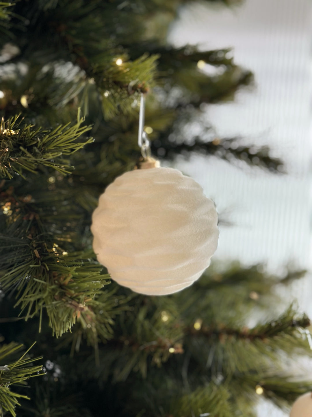 PRE-ORDER (17-23 Oct): Velvet Cream Elegance Bauble Set (pack of 14)