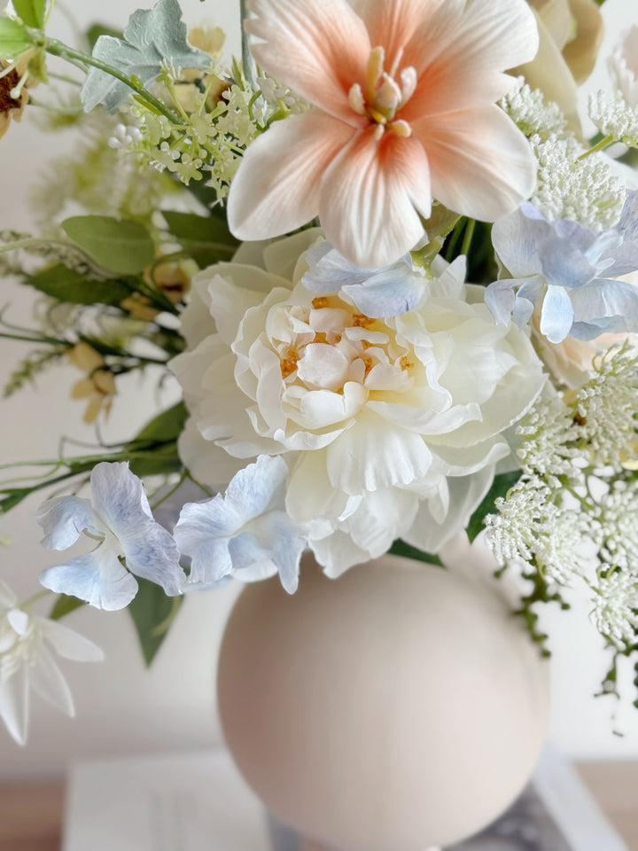 Soft Daybreak Bouquet (1-sided)