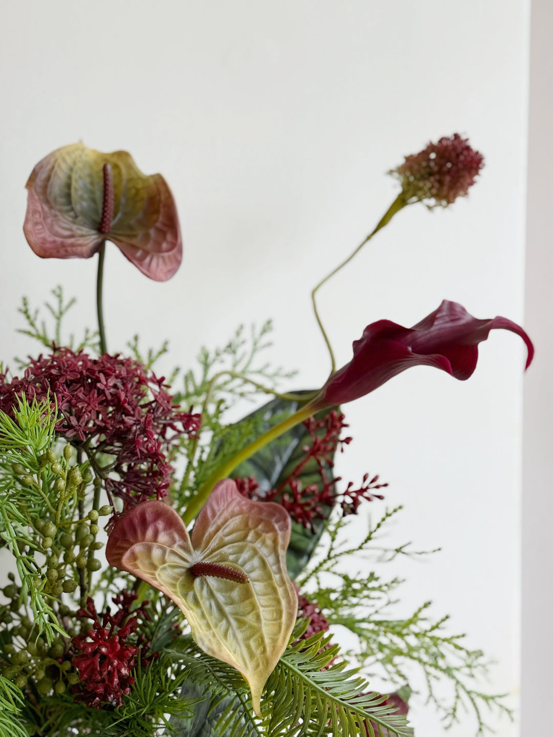 Evergreen & Merlot Harmony In The Vase Pot (1-sided)