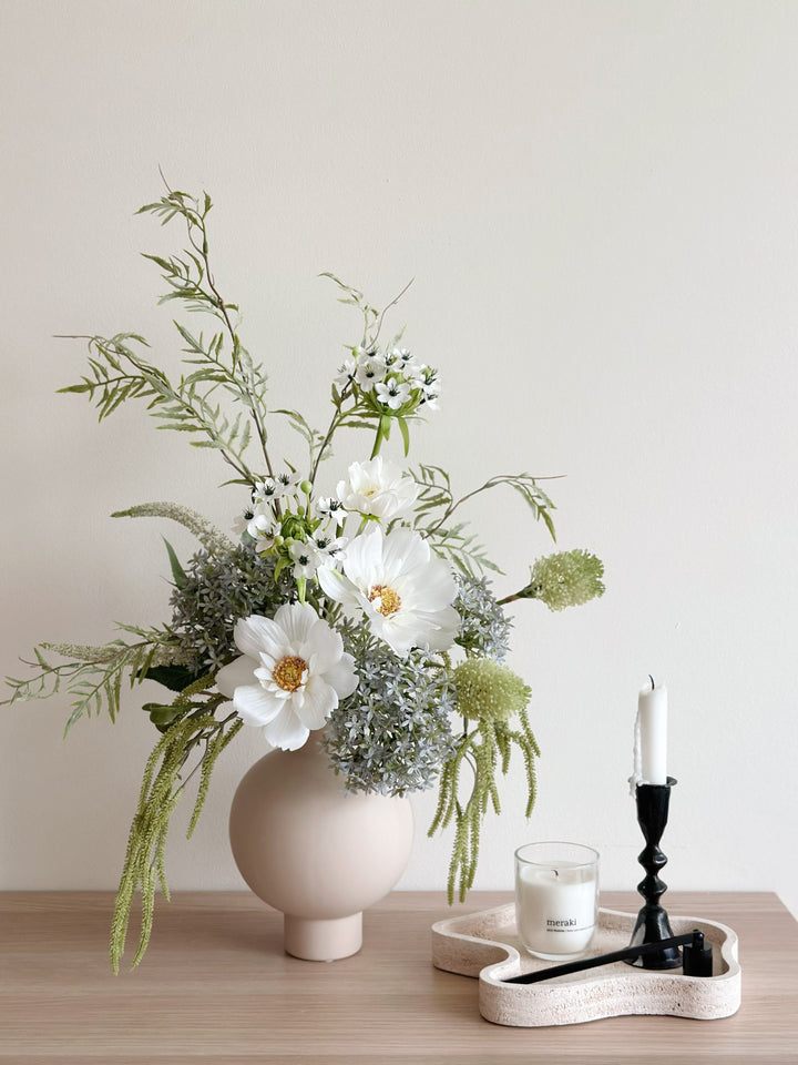 PRE-ORDER (3-7 April): Morning Dew Bouquet (front facing)