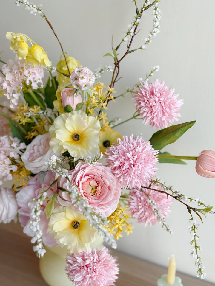 Butterblush Garden Bouquet (front facing)
