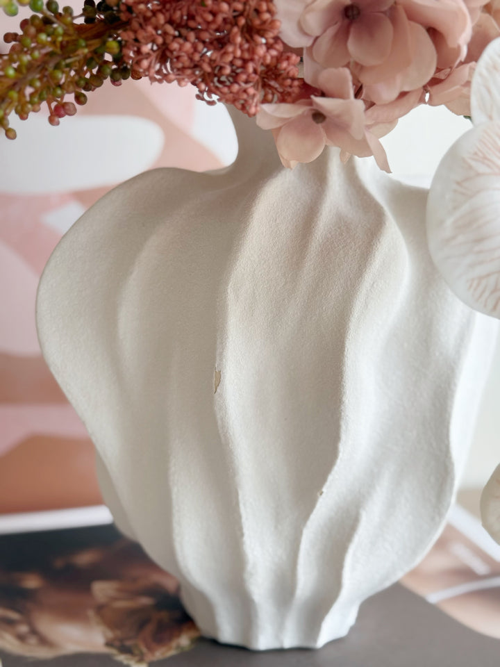 PRE-ORDER (19-22 May): Rosé Sculptura Bloom in the Vase (1-sided)