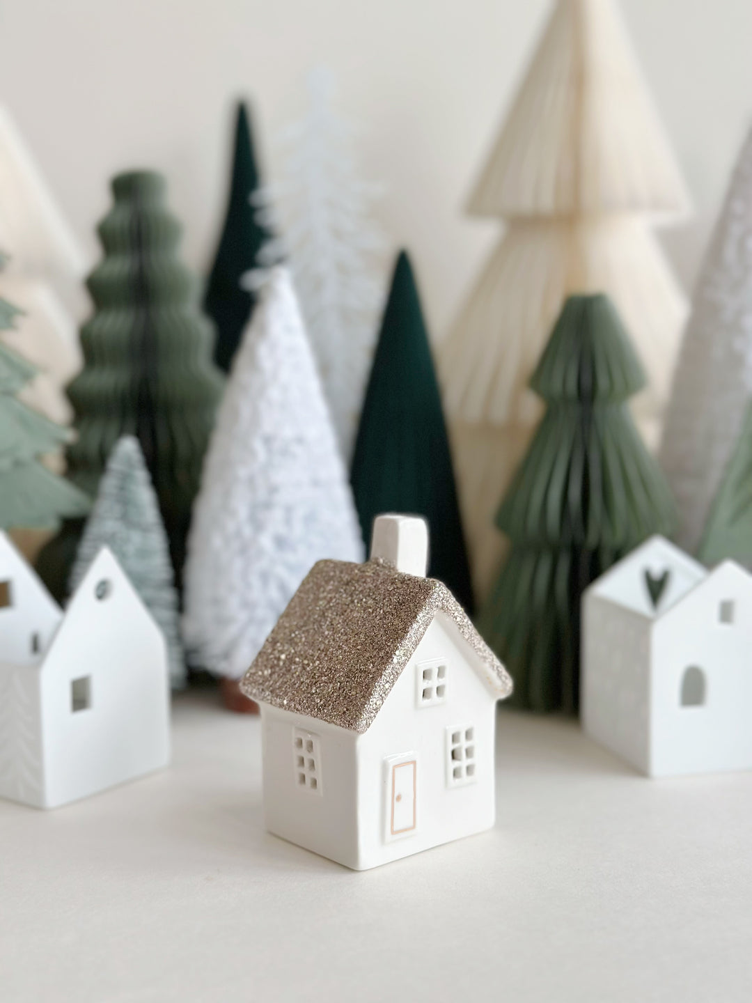 Cozy Cottage Light-Up House (2 sizes)
