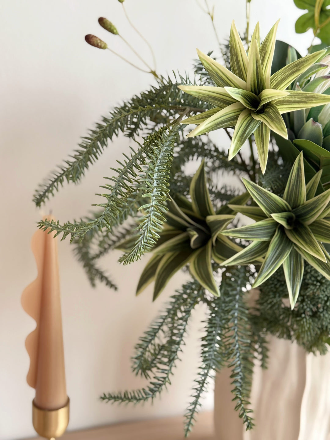 Botanical Rhythm in the Vase (1-sided)