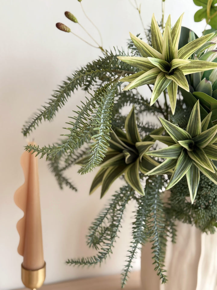 Botanical Rhythm in the Vase (1-sided)